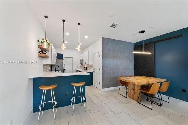 $3,350 | 5180 Eucalyptus Drive, Unit 2, Hollywood, FL 33021