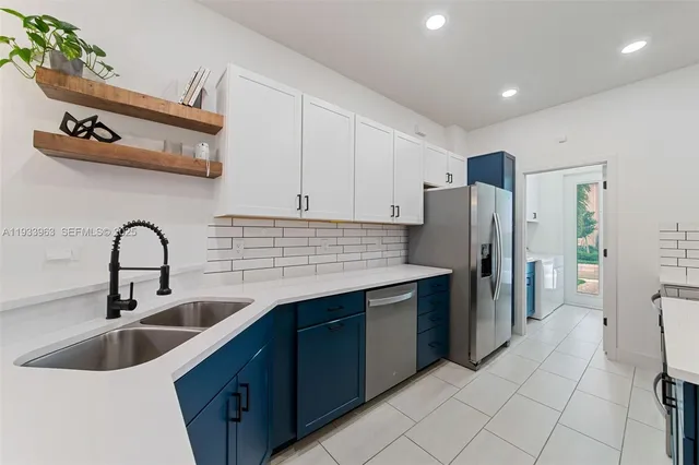 $3,350 | 5180 Eucalyptus Drive, Unit 2, Hollywood, FL 33021