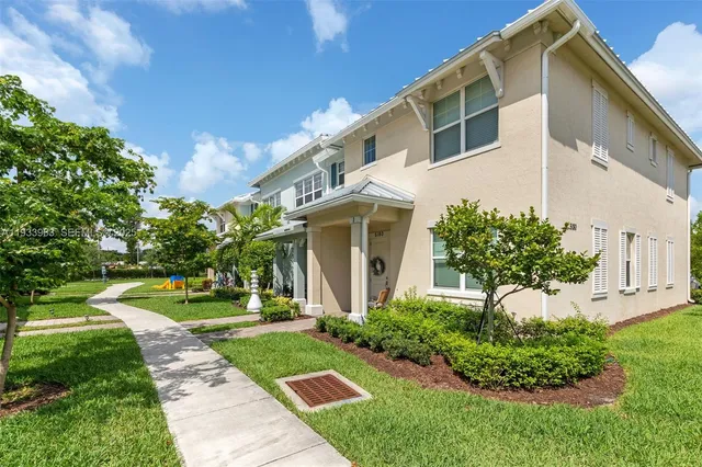 $3,350 | 5180 Eucalyptus Drive, Unit 2, Hollywood, FL 33021