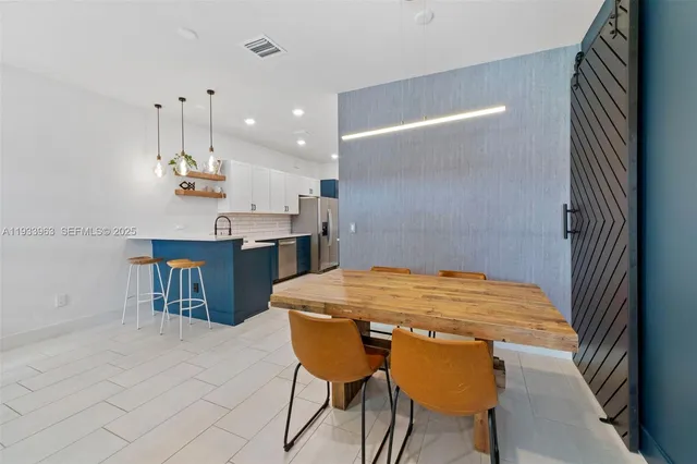 $3,350 | 5180 Eucalyptus Drive, Unit 2, Hollywood, FL 33021