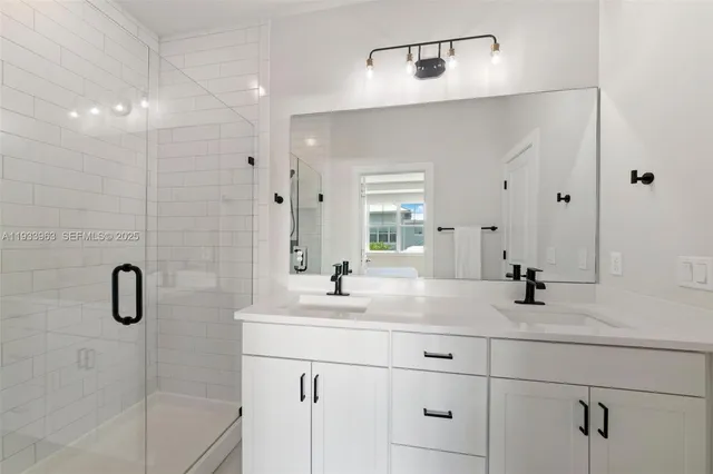 $3,350 | 5180 Eucalyptus Drive, Unit 2, Hollywood, FL 33021