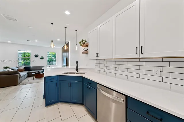 $3,350 | 5180 Eucalyptus Drive, Unit 2, Hollywood, FL 33021