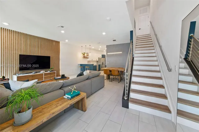 $3,350 | 5180 Eucalyptus Drive, Unit 2, Hollywood, FL 33021