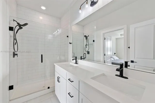 $3,350 | 5180 Eucalyptus Drive, Unit 2, Hollywood, FL 33021