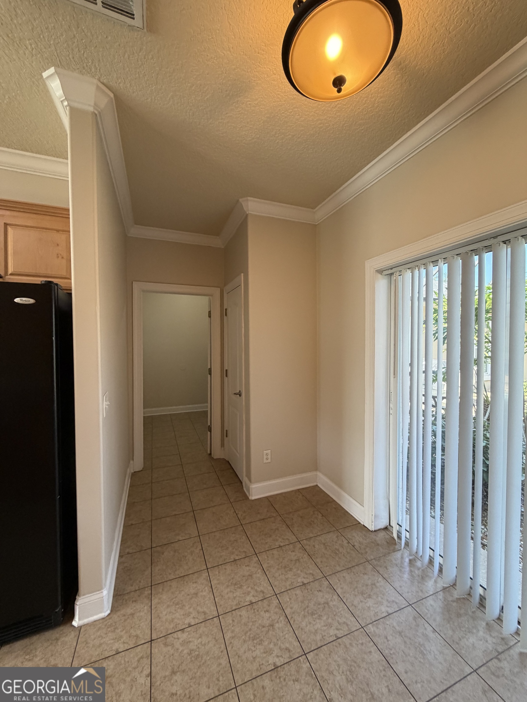 36 Coastal Walk St. Marys, GA 31558 - Photo 35 of 40 a view of a room with a mirror