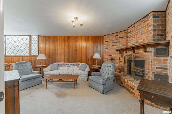 $190,000 | 311 South Logan Street, Lincoln, IL 62656