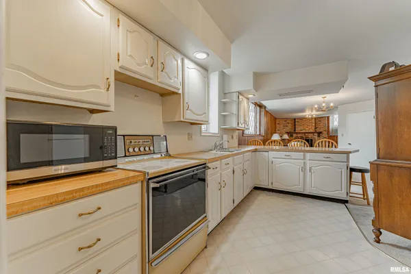 $190,000 | 311 South Logan Street, Lincoln, IL 62656