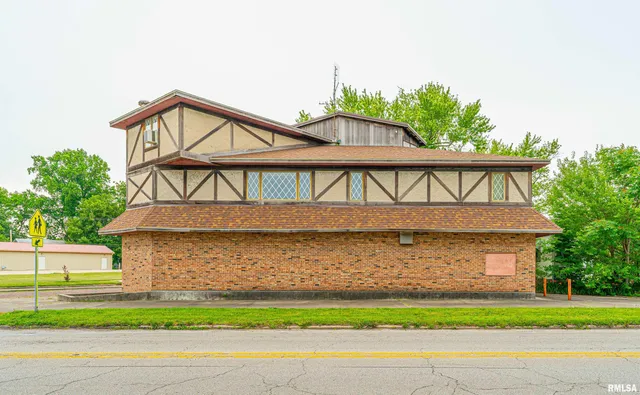 $299,000 | 311 South Logan Street, Lincoln, IL 62656