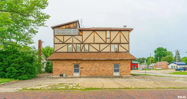 $299,000 | 311 South Logan Street, Lincoln, IL 62656