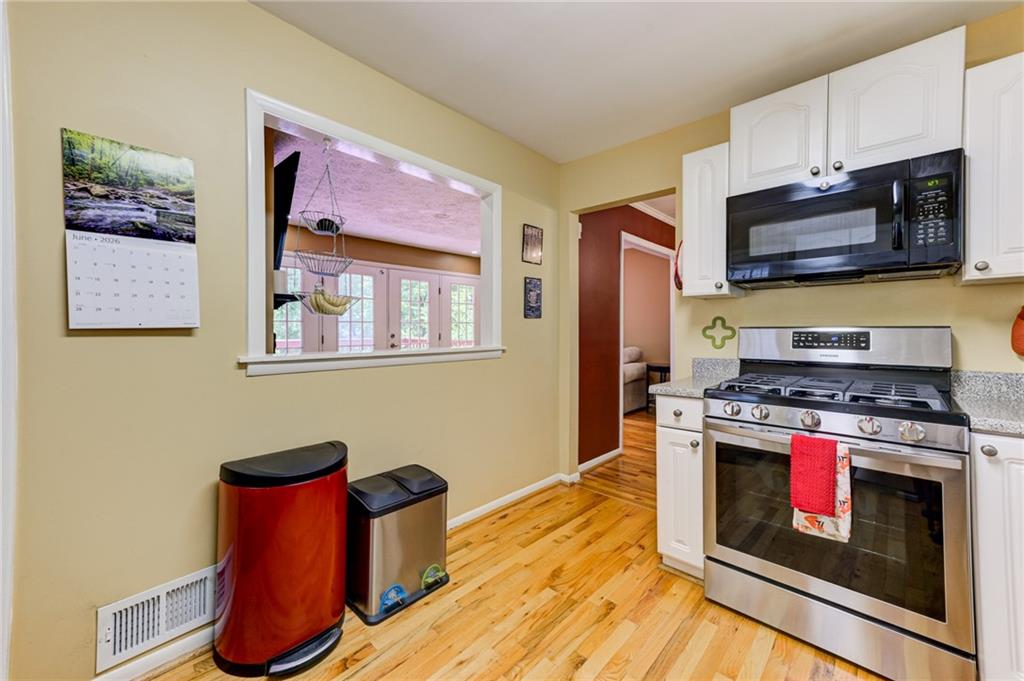 2423 Woodacres Road Northeast Atlanta, GA 30345 - Photo 5 of 39