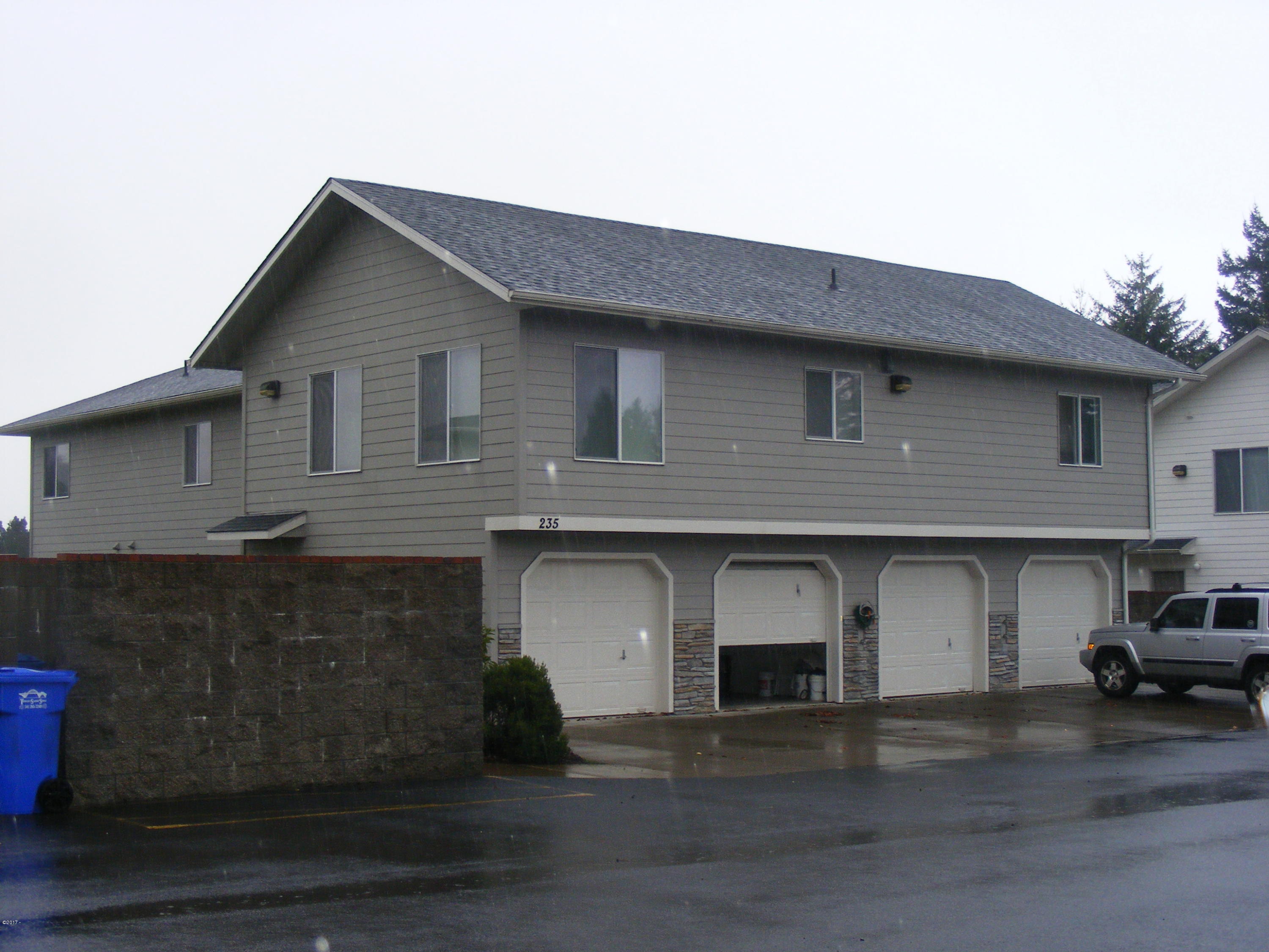 225 Southwest 30th Street Newport, OR 97366 - Photo 2 of 23 Unit #235 exterior