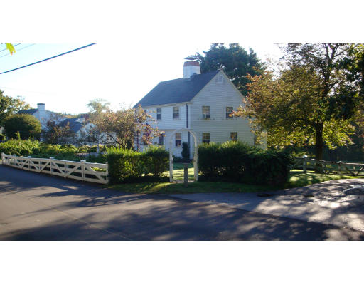 272 Dover Road Westwood, MA 02090 - Photo 3 of 21 Gallery Image 3