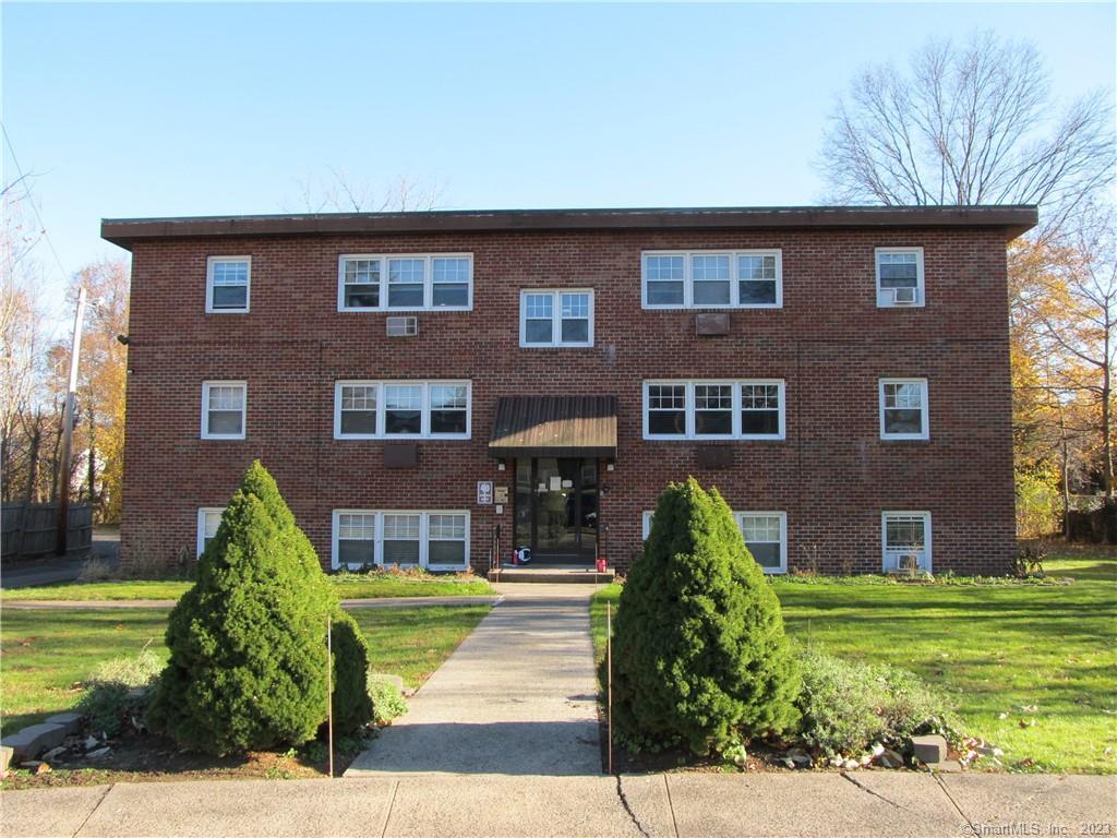 40 Hoffman Court, Unit C4 Wallingford, CT 06492 - Photo 1 of 1 a front view of a house