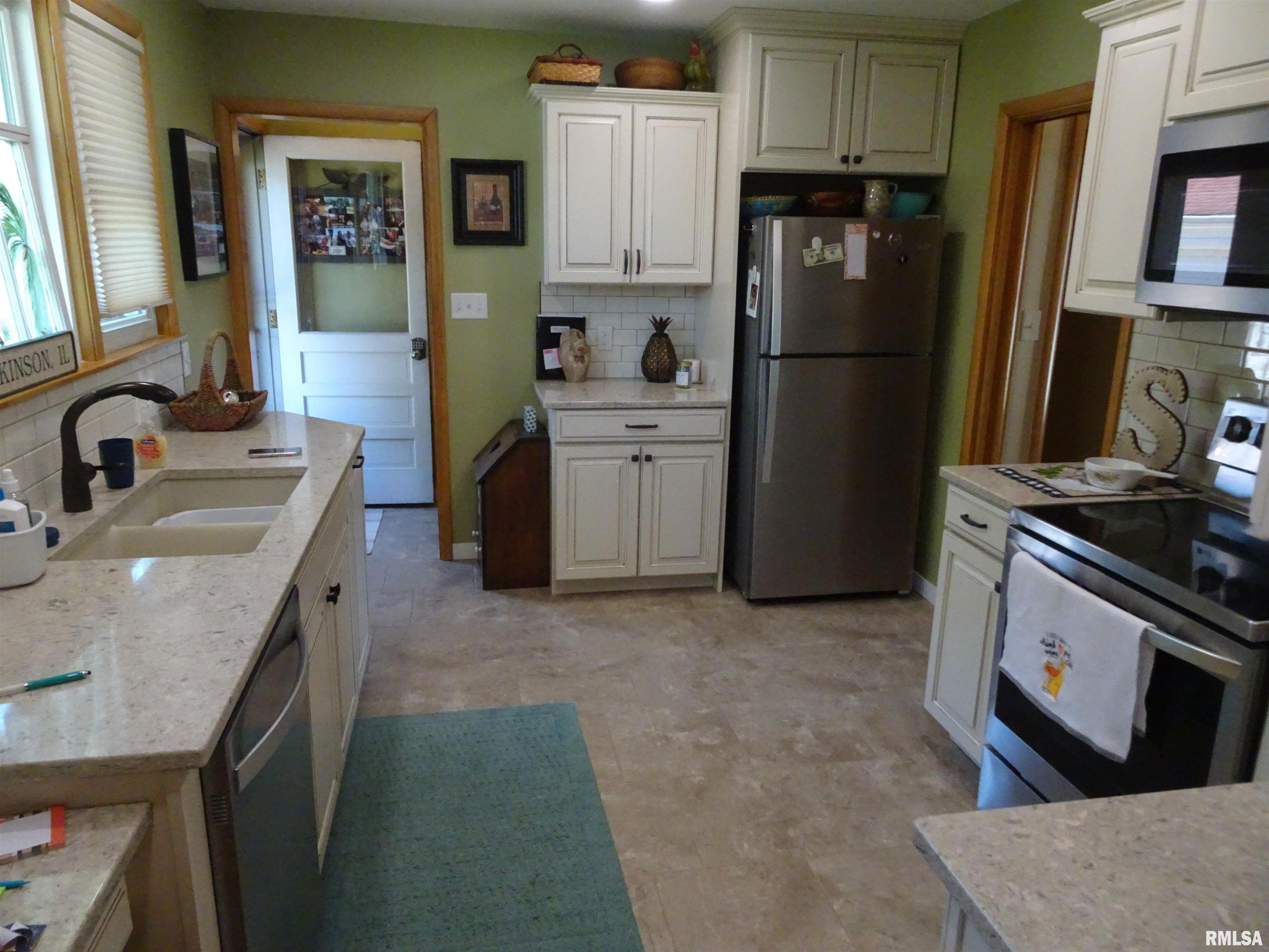302 West Williams Street Atkinson, IL 61235 - Photo 5 of 14 Gallery Image 5