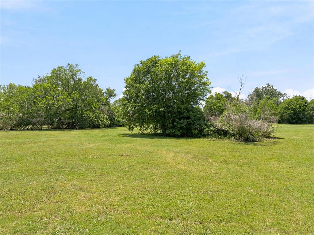 2825 South 7th Street Waco, TX 76706 - Photo 5 of 11 a view of a yard with an outdoor space