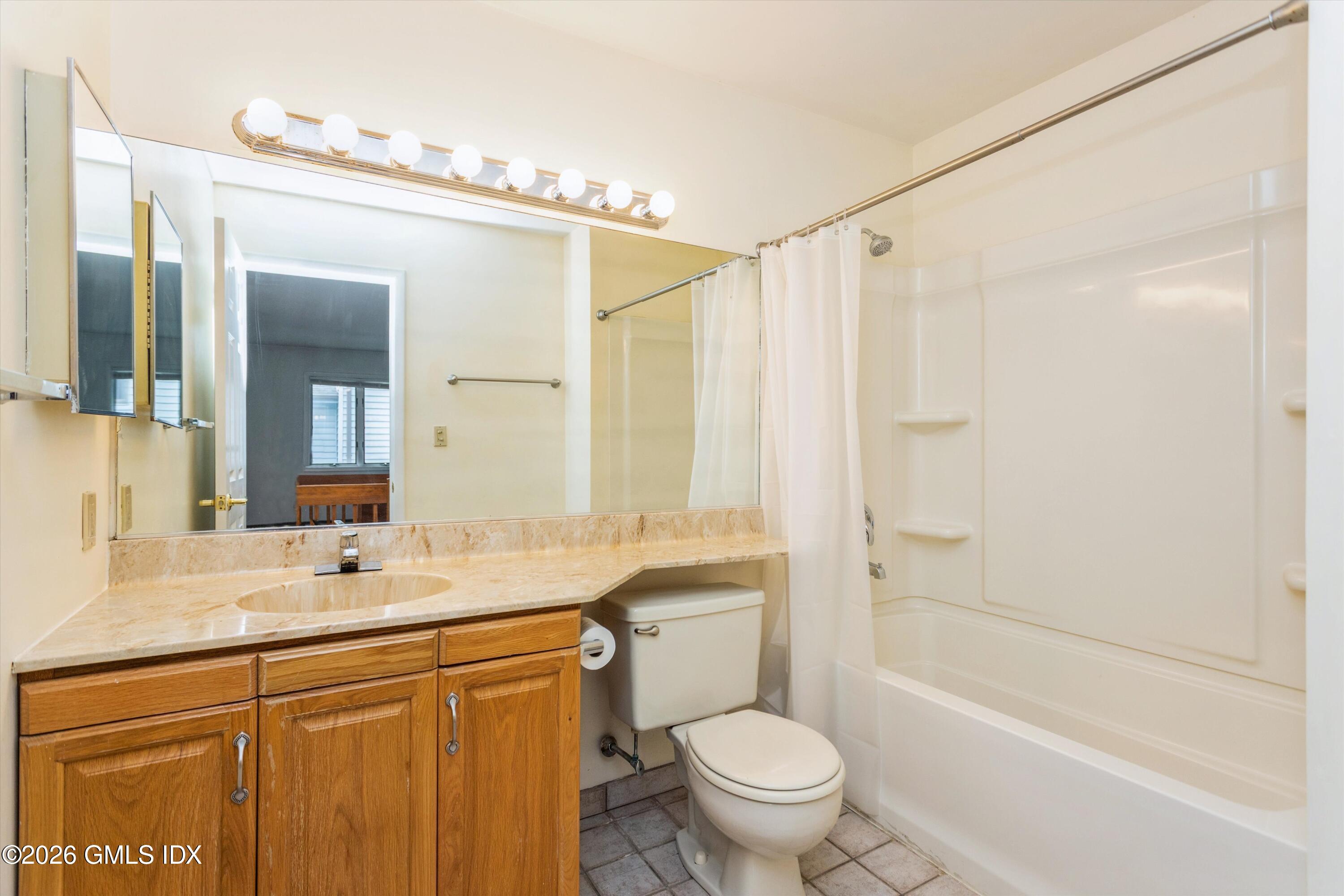 81 Pemberwick Road, Unit A Greenwich, CT 06831 - Photo 11 of 19 Full Bath