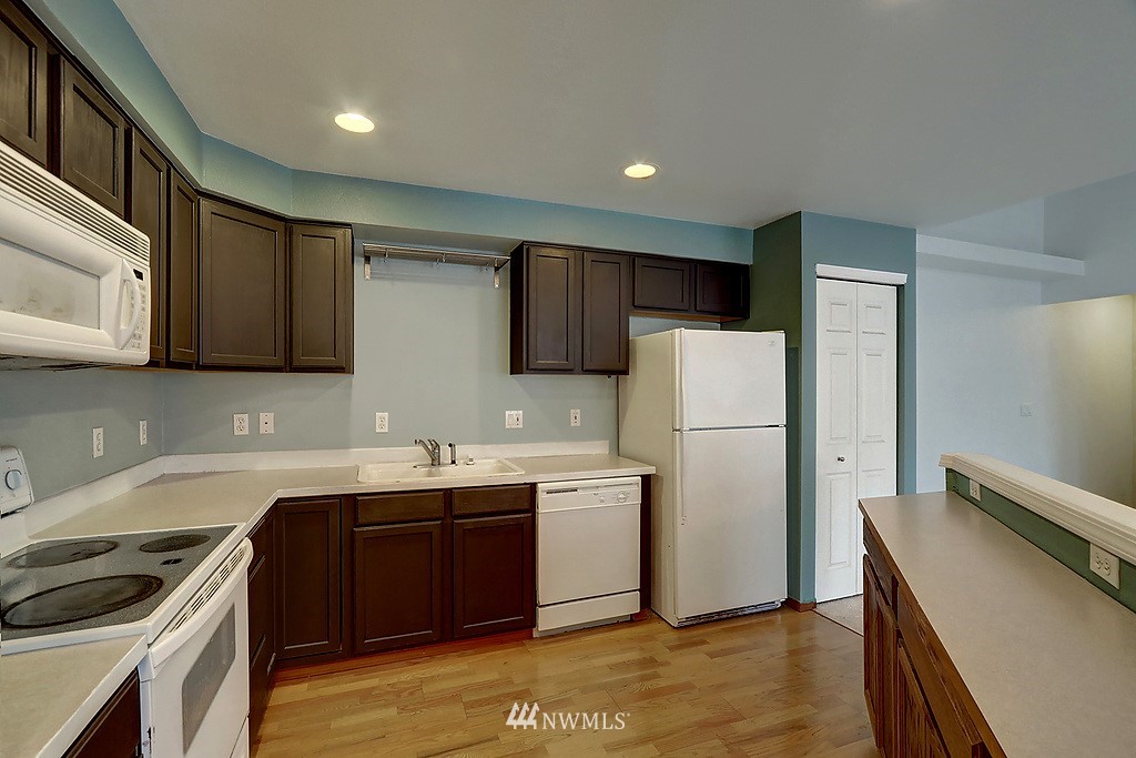 2201 192nd Street Southeast, Unit Y203 Bothell, WA 98012 - Photo 5 of 9