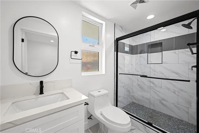 $4,295 | 6704 1/2 Kester Avenue, Van Nuys, CA 91405