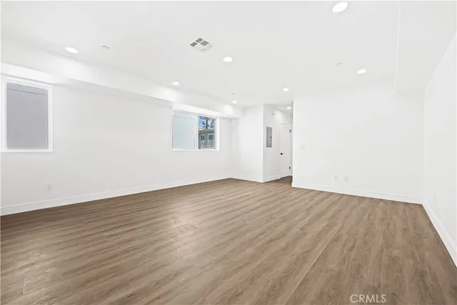 $4,295 | 6704 1/2 Kester Avenue, Van Nuys, CA 91405