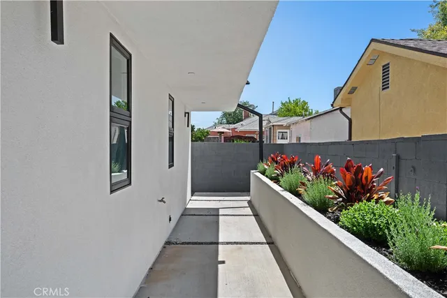 $4,295 | 6704 1/2 Kester Avenue, Van Nuys, CA 91405