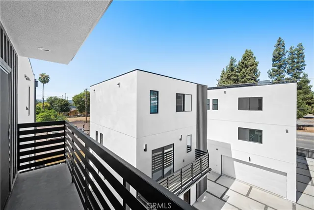$4,295 | 6704 1/2 Kester Avenue, Van Nuys, CA 91405