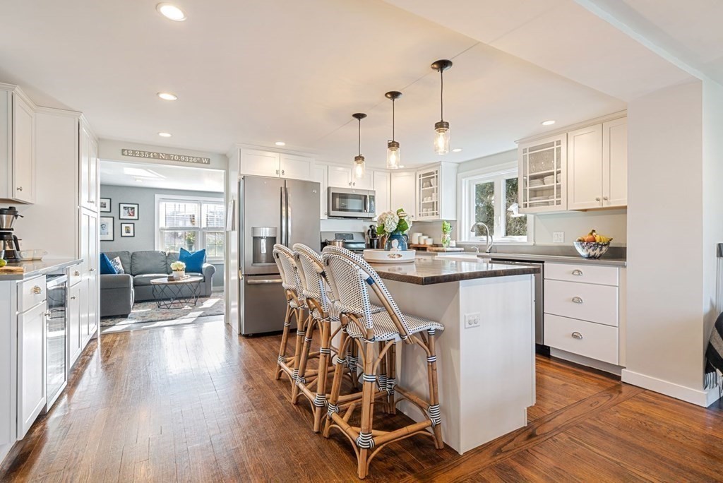 53 Frank Road Weymouth, MA 02191 - Photo 8 of 41 Gallery Image 8