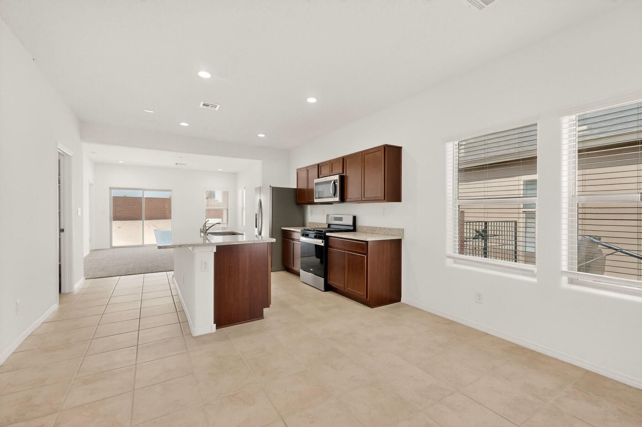 308 Prism Avenue Southwest Rio Rancho, NM 87124 - Photo 7 of 42 Gallery Image 7