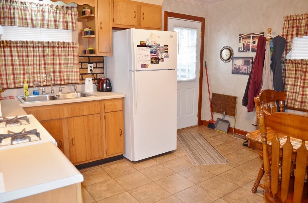 3932 Riverside Drive Huntington, WV 25705 - Photo 9 of 23 Gallery Image 9