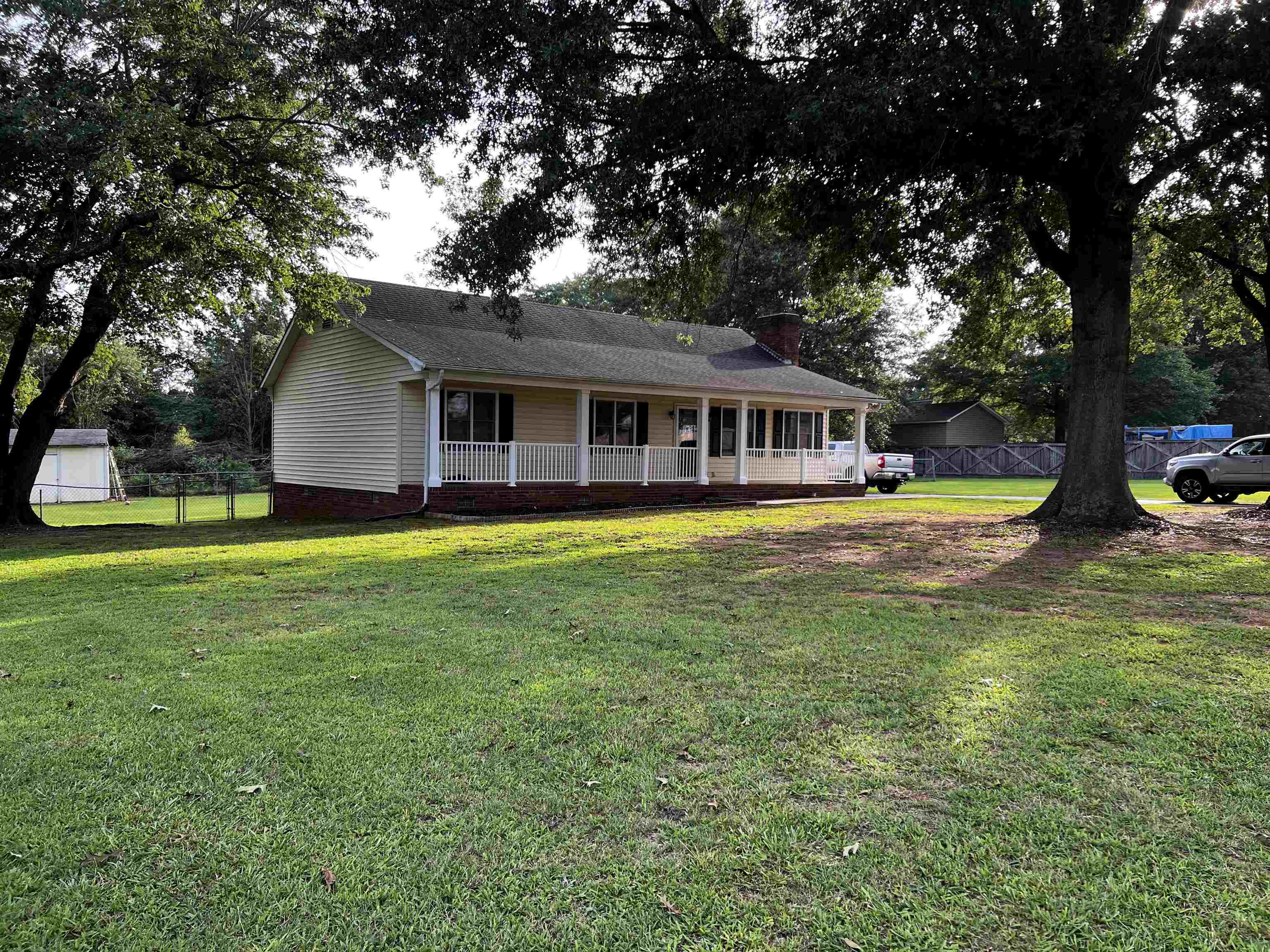 106 Evergreen Street Boiling Springs, SC 29316 - Photo 3 of 27