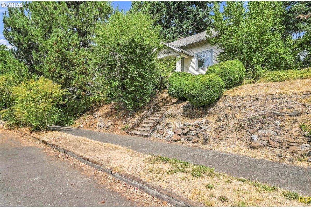 2113 North Sumner Street Portland, OR 97217 - Photo 2 of 30 Gallery Image 2