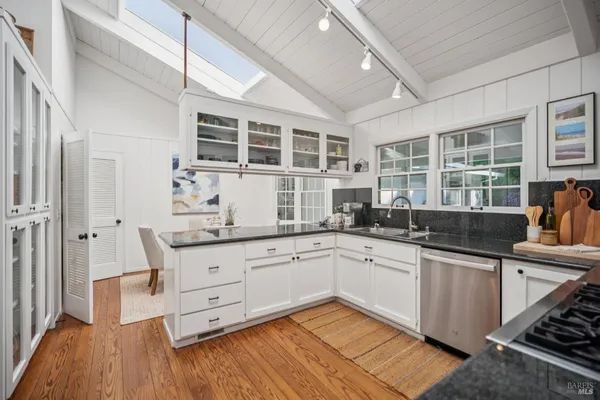 $2,175,000 | 497 Fairway Drive, Novato, CA 94949