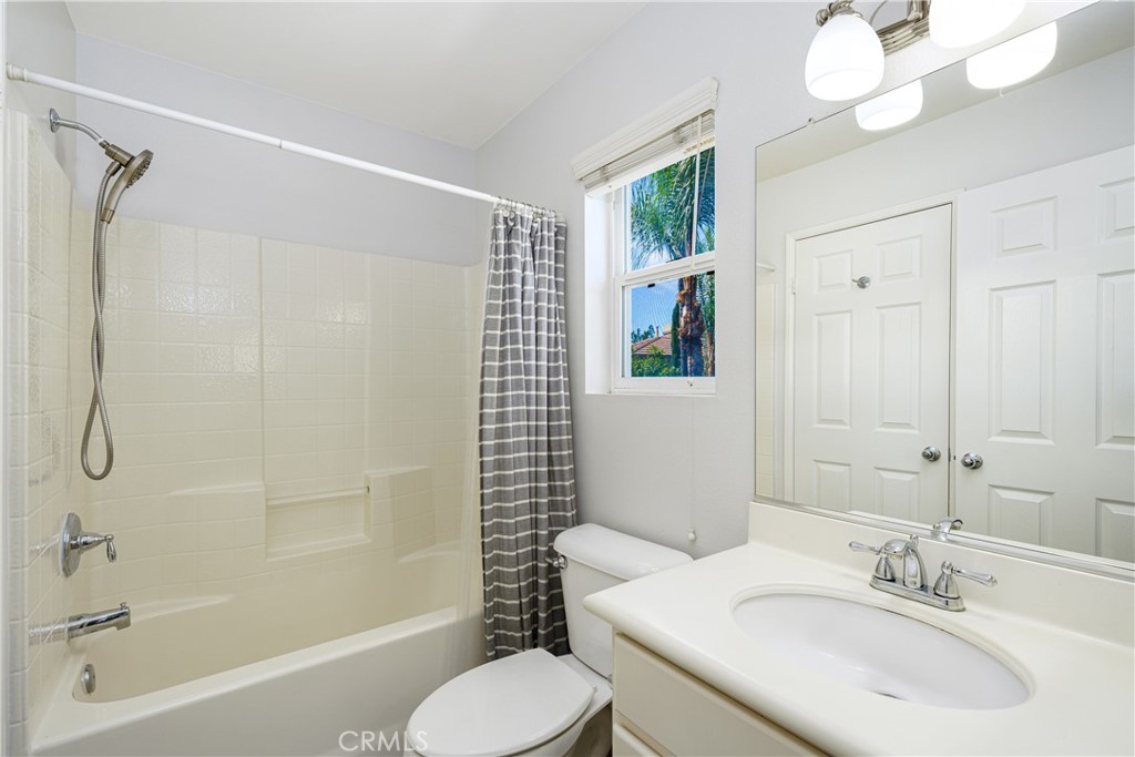 25 Iron Horse Trail Ladera Ranch, CA 92694 - Photo 23 of 35 2nd bathroom