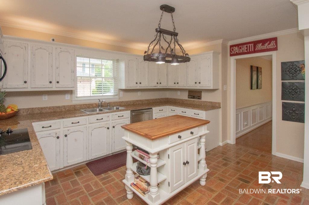 558 Shenandoah Road West Mobile, AL 36608 - Photo 8 of 32