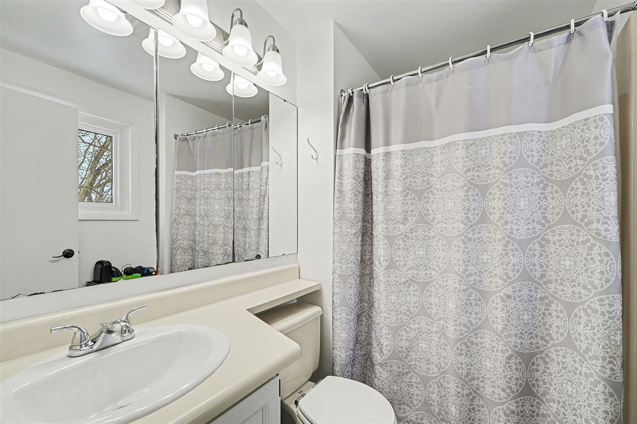 24213 Broadview Street Farmington Hills, MI 48336 - Photo 21 of 39