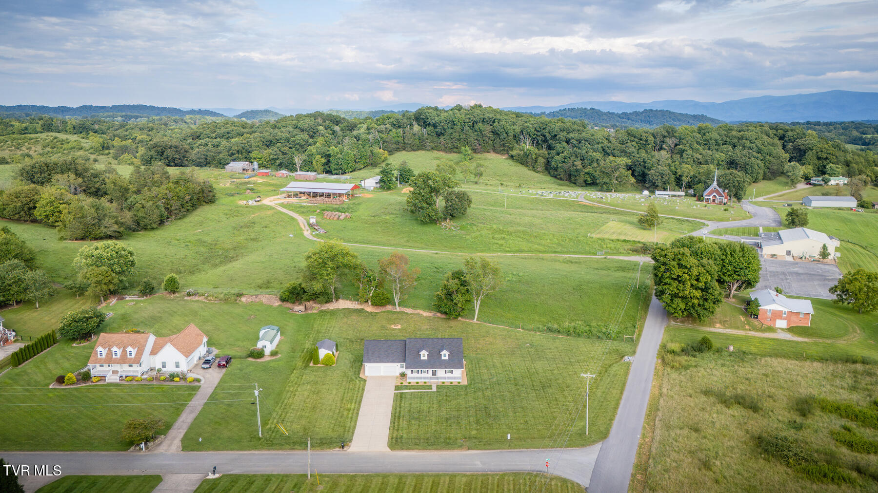 463 Pine Ridge Drive Afton, TN 37616 - Photo 40 of 43 102