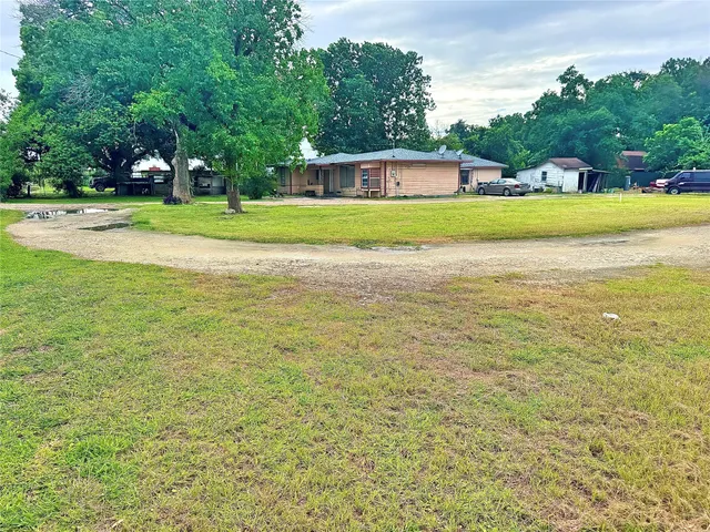 $365,000 | 831 Old Genoa Red Bluff Road, Houston, TX 77034