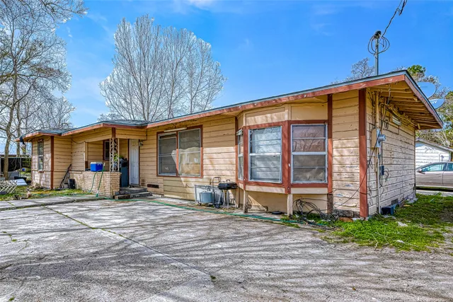 $365,000 | 831 Old Genoa Red Bluff Road, Houston, TX 77034