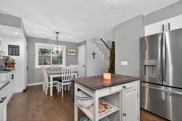 $389,900 | 2 Stames Drive, Appleton, WI 54914