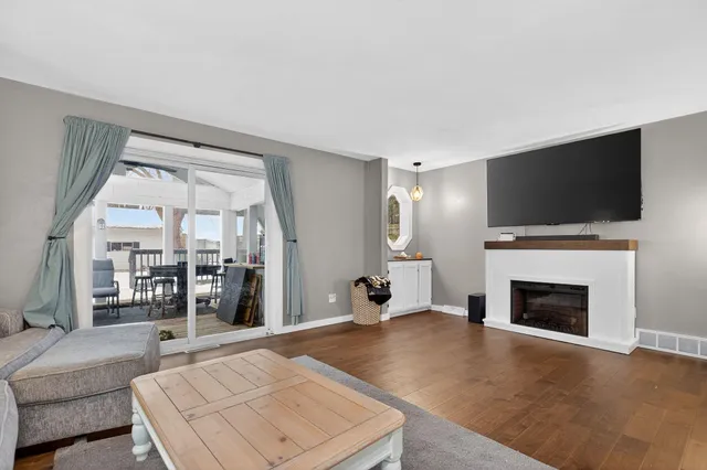 $389,900 | 2 Stames Drive, Appleton, WI 54914