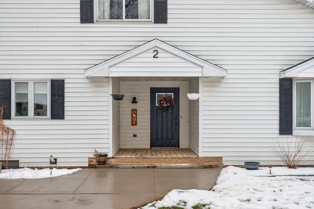 $389,900 | 2 Stames Drive, Appleton, WI 54914