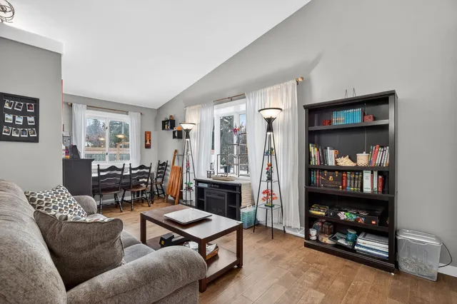 $389,900 | 2 Stames Drive, Appleton, WI 54914