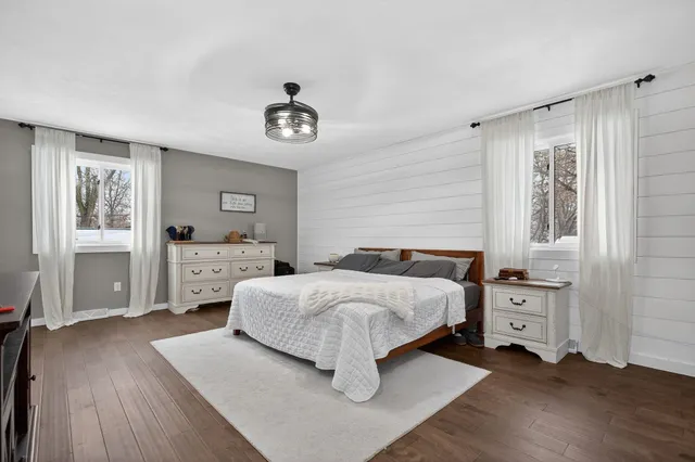 $389,900 | 2 Stames Drive, Appleton, WI 54914