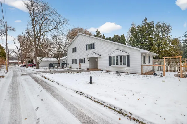$389,900 | 2 Stames Drive, Appleton, WI 54914