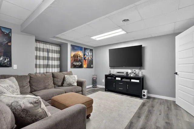 $389,900 | 2 Stames Drive, Appleton, WI 54914