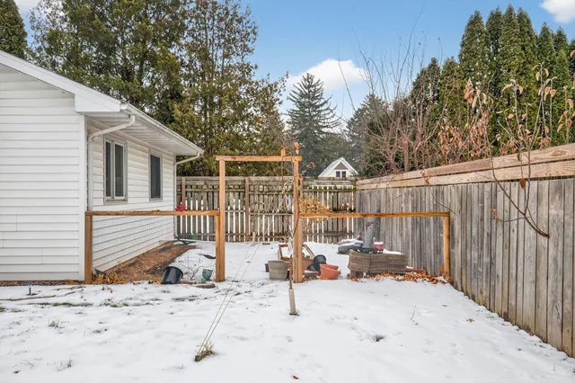 $389,900 | 2 Stames Drive, Appleton, WI 54914