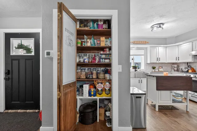 $389,900 | 2 Stames Drive, Appleton, WI 54914