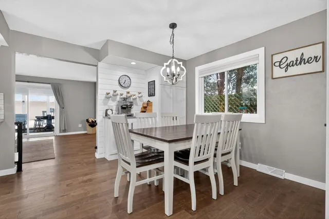 $389,900 | 2 Stames Drive, Appleton, WI 54914