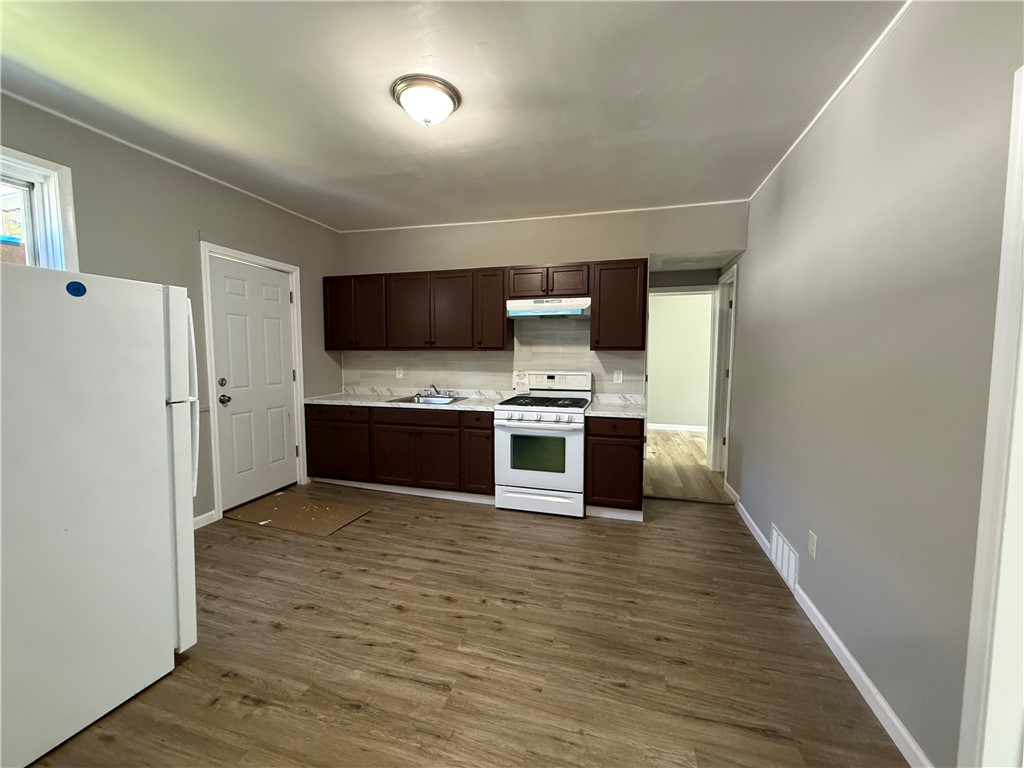 4 Lake Avenue, Unit 1 Auburn, NY 13021 - Photo 6 of 13 View of Kitchen