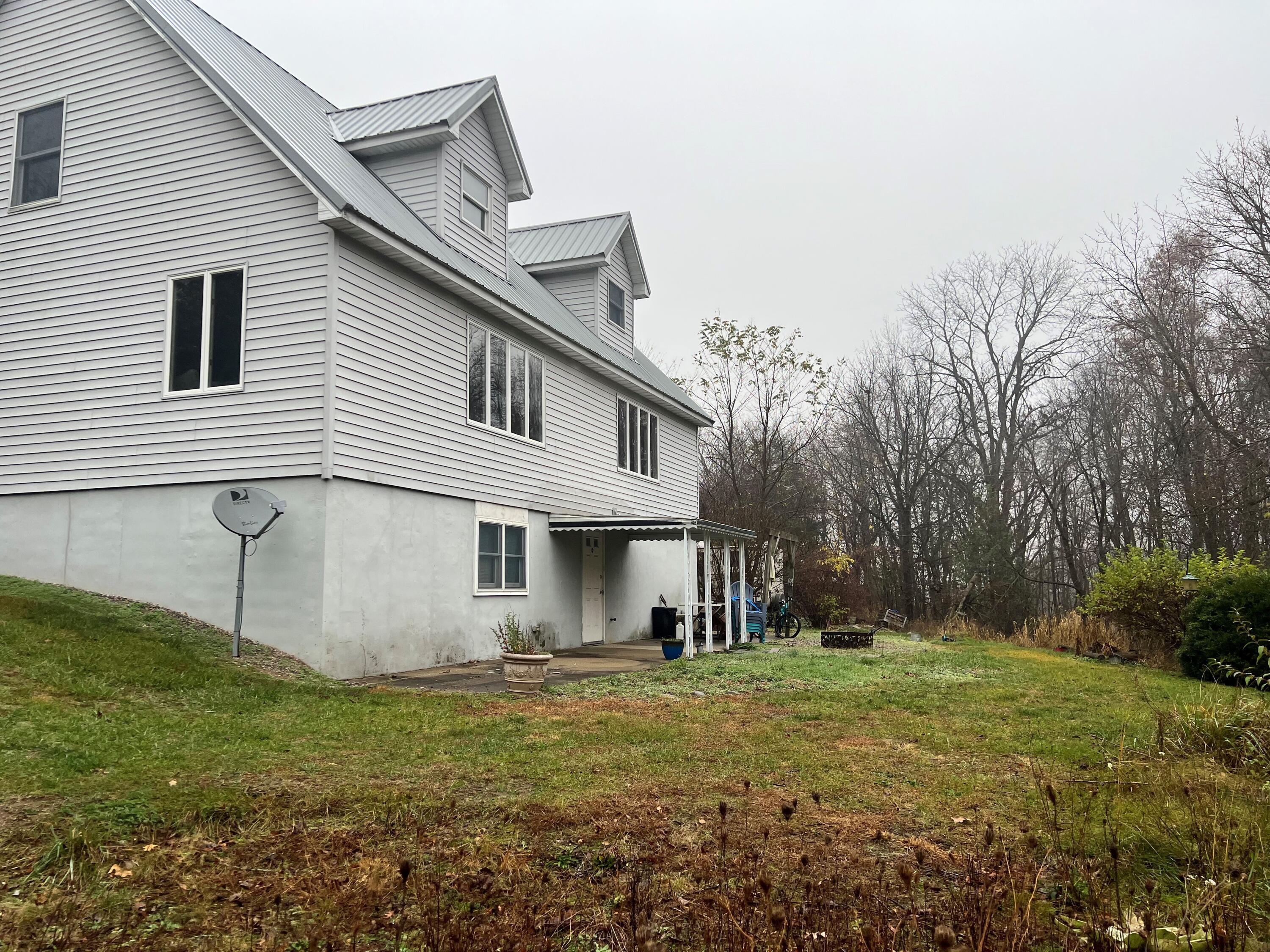 7007 Squawfield Road Pittsford, MI 49271 - Photo 6 of 46 7007 2