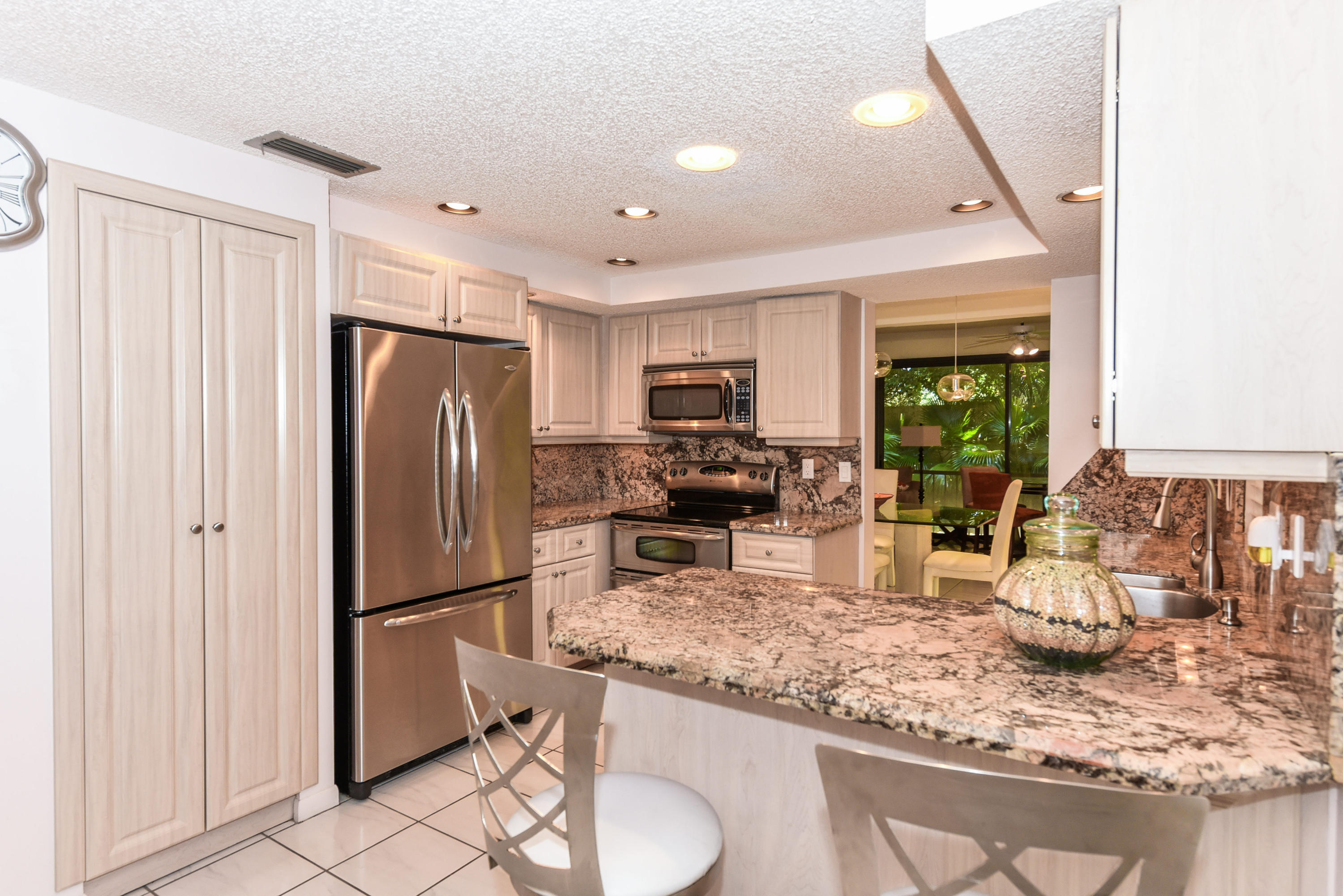 7978 La Mirada Drive Boca Raton, FL 33433 - Photo 17 of 36 Kitchen